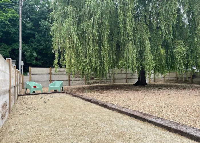 la petite maison au bord de l\'eau