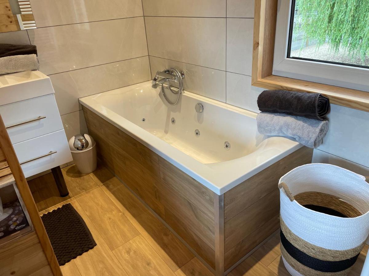 La Petite Maison Au Bord De L'eau Hébergement de vacances Hastiere-par-dela